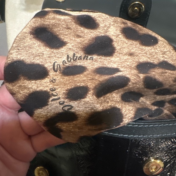 Dolce & Gabbana Black Leather Shoulder Bag - Picture 8 of 11